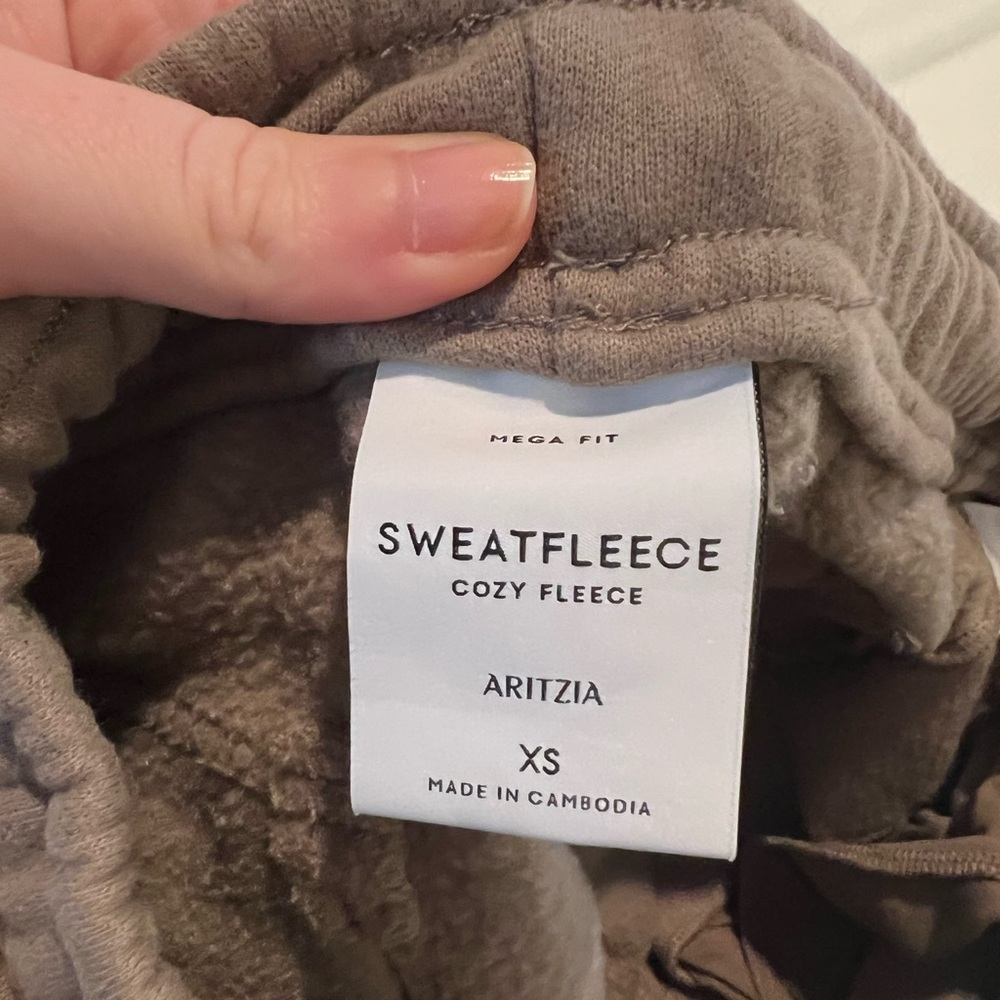 Aritzia Womens Cargo Sweatpants - Brown - Picture 3 of 5